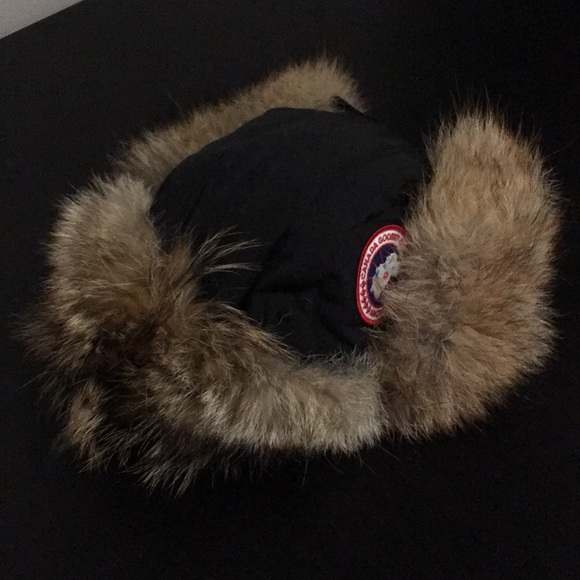 Canada Goose Other - Canada Goose coyote fur aviator hat L-XL